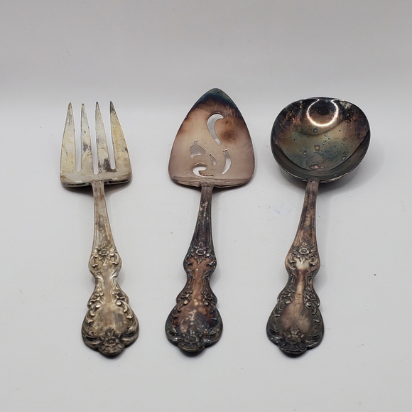 Vtg 1847 Rogers Bros Silverplate Large Serving Spoon Fork Floral Pattern - Picture 2 of 13
